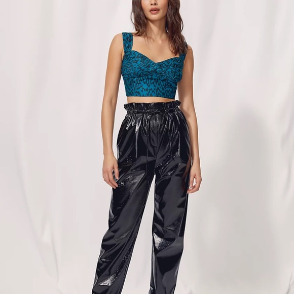 Aritzia Rhapsody crop top - Picture 2 of 2
